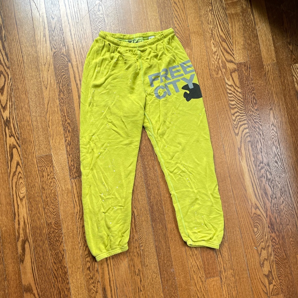 FREE CITY SWEATPANTS LARGE
